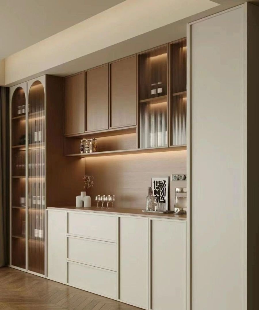 Glass door crockery unit